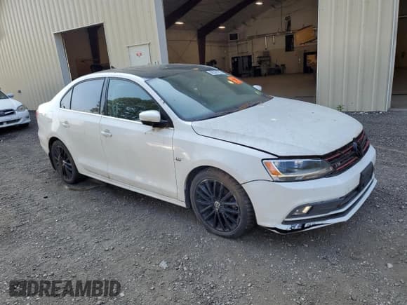 ✅ 2015 Volkswagen Jetta SE • VIN: 3VWD17AJ7FM309823 • Lot: 68598155. Listed on Copart with 82,482 mi. Free auction sales archive from the USA and detailed vehicle history report at DreamBid. Image 4.