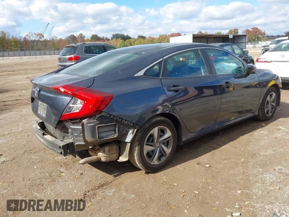 ✅ 2020 Honda Civic LX • VIN: 2HGFC2F65LH599682 • Лот: 43579139. Опубликован ранее на IAAI с пробегом 55 581 миль. Бесплатный доступ к архиву аукционных продаж из США и подробный отчёт об истории автомобиля на DreamBid. Изображение 4.