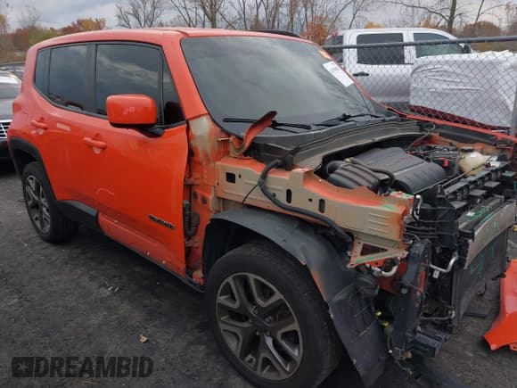 ✅ 2017 Jeep Renegade Latitude • VIN: ZACCJBBBXHPF51367 • Lot: 43598087. Wystawiony na IAAI z przebiegiem 110 940 mil. Bezpłatny archiwum sprzedaży aukcyjnych z USA i szczegółowy raport historii pojazdu na DreamBid. Zdjęcie 1.