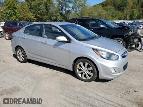 ✅ 2012 Hyundai Accent GLS • VIN: KMHCU4AE2CU097553 • Лот: 73661484. Опубликован ранее на Copart с пробегом 124 029 миль. Бесплатный доступ к архиву аукционных продаж из США и подробный отчёт об истории автомобиля на DreamBid. Изображение 4.