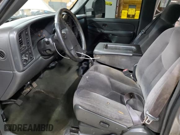 ✅ 2006 GMC Sierra 3500 DRW SL • VIN: 1GTHK33206F119832 • Lot: 54531215. Wystawiony na Copart z przebiegiem 366 848 mil. Bezpłatny archiwum sprzedaży aukcyjnych z USA i szczegółowy raport historii pojazdu na DreamBid. Zdjęcie 7.