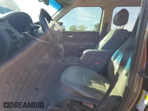 ✅ 2016 Ford Flex Limited • VIN: 2FMHK6D82GBA03342 • Lot: 85896795. Wystawiony na Copart z przebiegiem 121 768 mil. Bezpłatny archiwum sprzedaży aukcyjnych z USA i szczegółowy raport historii pojazdu na DreamBid. Zdjęcie 7.