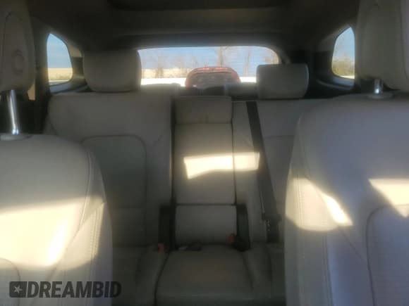 ✅ 2014 Hyundai Santa Fe Limited • VIN: KM8SRDHF5EU081877 • Лот: 92513505. Опубликован ранее на Copart с пробегом 101 478 миль. Бесплатный доступ к архиву аукционных продаж из США и подробный отчёт об истории автомобиля на DreamBid. Изображение 10.