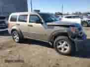 2007 Dodge Nitro SXT с VIN 1D8GU28K57W735361, выставлен на аукционе Copart как лот 83206074 с пробегом 73 567 миль миль и Списание • Salvage title. История ставок и продаж доступна на DreamBid. Изображение 4.