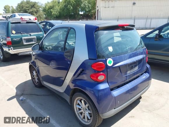 ✅ 2008 Smart fortwo Pure • VIN: WMEEJ31X38K195867 • Lot: 42596180. Wystawiony na IAAI z przebiegiem 53 634 mil. Bezpłatny archiwum sprzedaży aukcyjnych z USA i szczegółowy raport historii pojazdu na DreamBid. Zdjęcie 3.