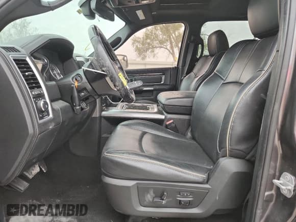 ✅ 2017 Ram 1500 Limited • VIN: 1C6RR7PT3HS843851 • Лот: 89805465. Опубликован ранее на Copart с пробегом 150 598 миль. Бесплатный доступ к архиву аукционных продаж из США и подробный отчёт об истории автомобиля на DreamBid. Изображение 7.