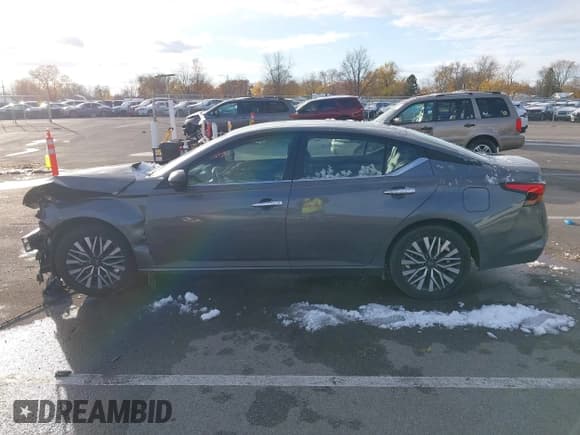 ✅ 2024 Nissan Altima SV • VIN: 1N4BL4DV2RN383006 • Lot: 43671386. Listed on IAAI with 41,584 mi. Free auction sales archive from the USA and detailed vehicle history report at DreamBid. Image 15.