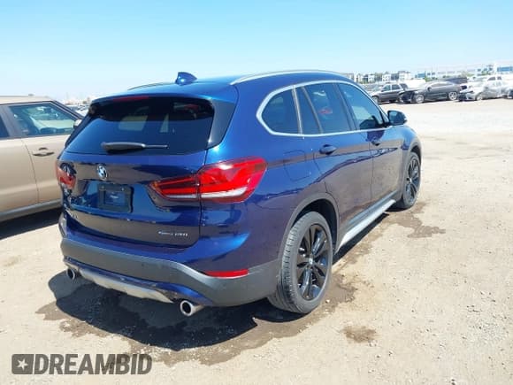 ✅ 2020 BMW X1 sDrive28i • VIN: WBXJG7C08L5P54729 • Lot: 42664325. Wystawiony na IAAI z przebiegiem 81 963 mil. Bezpłatny archiwum sprzedaży aukcyjnych z USA i szczegółowy raport historii pojazdu na DreamBid. Zdjęcie 4.