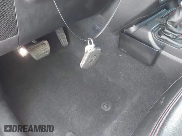 ✅ 2020 Jeep Gladiator Rubicon • VIN: 1C6JJTBGXLL209981 • Lot: 42390583. Listed on IAAI with 62,559 mi. Free auction sales archive from the USA and detailed vehicle history report at DreamBid. Image 11.