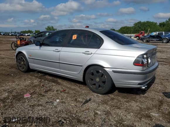 2001 BMW 3 Series 325i с VIN WBAAV33421EE76938, выставлен на аукционе Copart как лот 58946665 с пробегом 142 869 миль миль и Чистый • Clean title. История ставок и продаж доступна на DreamBid. Изображение 2.