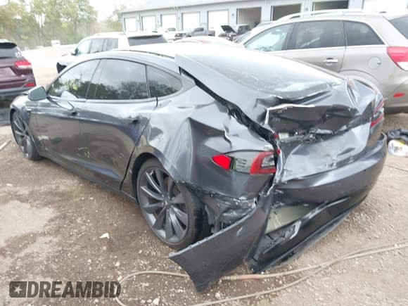 ✅ 2017 Tesla Model S 100D • VIN: 5YJSA1E25HF196486 • Лот: 43377281. Опубликован ранее на IAAI с пробегом 142 141 миль. Бесплатный доступ к архиву аукционных продаж из США и подробный отчёт об истории автомобиля на DreamBid. Изображение 6.