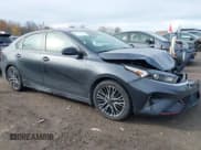 ✅ 2023 Kia Forte GT-Line • VIN: 3KPF54AD8PE641287 • Lot: 43637516. Wystawiony na IAAI z przebiegiem 79 484 mil. Bezpłatny archiwum sprzedaży aukcyjnych z USA i szczegółowy raport historii pojazdu na DreamBid. Zdjęcie 1.