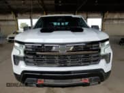 ✅ 2023 Chevrolet Silverado 1500 LT Trail Boss • VIN: 3GCUDFE88PG231046 • Lot: 87631285. Wystawiony na Copart z przebiegiem 50 893 mil. Bezpłatny archiwum sprzedaży aukcyjnych z USA i szczegółowy raport historii pojazdu na DreamBid. Zdjęcie 5.