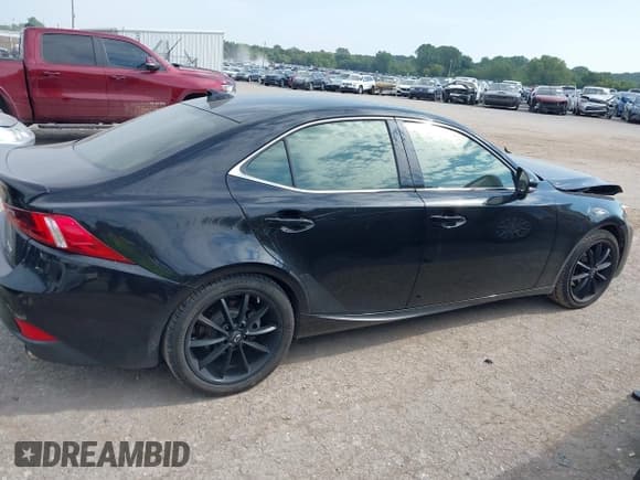 ✅ 2015 Lexus IS 250 • VIN: JTHBF1D2XF5053985 • Lot: 43213341. Wystawiony na IAAI z przebiegiem 126 254 mil. Bezpłatny archiwum sprzedaży aukcyjnych z USA i szczegółowy raport historii pojazdu na DreamBid. Zdjęcie 14.