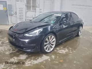 ✅ 2018 Tesla Model 3 Long Range Battery • VIN: 5YJ3E1EB5JF171036 • Lot: 94428175. Wystawiony na Copart z przebiegiem 96 918 mil. Bezpłatny archiwum sprzedaży aukcyjnych z USA i szczegółowy raport historii pojazdu na DreamBid. Zdjęcie 1.