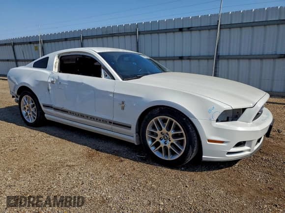 ✅ 2014 Ford Mustang V6 • VIN: 1ZVBP8AMXE5271661 • Лот: 94409595. Опубликован ранее на Copart с пробегом 161 656 миль. Бесплатный доступ к архиву аукционных продаж из США и подробный отчёт об истории автомобиля на DreamBid. Изображение 4.