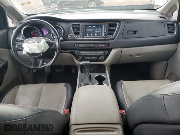 ✅ 2019 Kia Sedona EX • VIN: KNDMB5C19K6552786 • Lot: 71753465. Wystawiony na Copart z przebiegiem 49 359 mil. Bezpłatny archiwum sprzedaży aukcyjnych z USA i szczegółowy raport historii pojazdu na DreamBid. Zdjęcie 8.