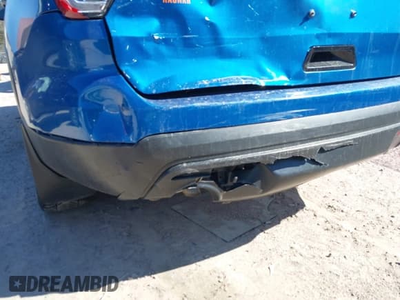 ✅ 2016 Ford Police Interceptor Utility • VIN: 1FM5K8AR0GGC07450 • Lot: 41803815. Wystawiony na IAAI z przebiegiem 87 098 mil. Bezpłatny archiwum sprzedaży aukcyjnych z USA i szczegółowy raport historii pojazdu na DreamBid. Zdjęcie 17.