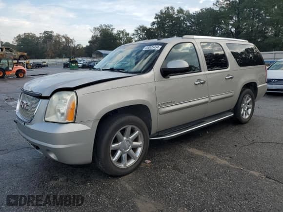 ✅ 2008 GMC Yukon XL • VIN: 1GKFC66858J199204 • Lot: 83805434. Listed on Copart with 223,748 mi. Free auction sales archive from the USA and detailed vehicle history report at DreamBid. Image 1.