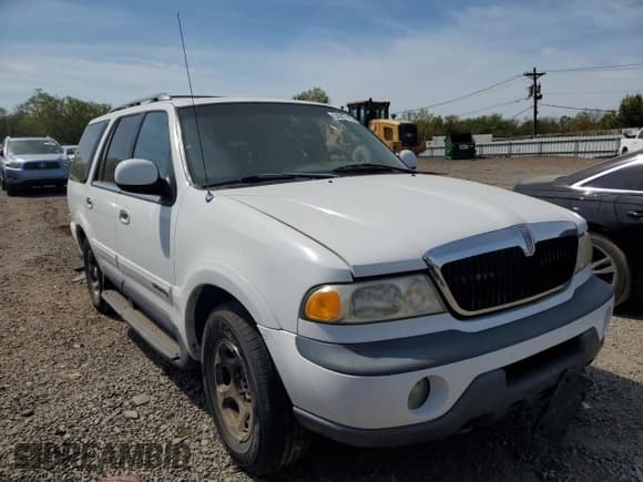✅ 1998 Lincoln Navigator • VIN: 5LMPU28L1WLJ48607 • Lot: 54367115. Wystawiony na Copart z przebiegiem Nie podano. Bezpłatny archiwum sprzedaży aukcyjnych z USA i szczegółowy raport historii pojazdu na DreamBid. Zdjęcie 4.