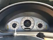 ✅ 2007 Mercedes-Benz E 550 • VIN: WDBUF72X47B135787 • Lot: 70354505. Wystawiony na Copart z przebiegiem 250 279 mil. Bezpłatny archiwum sprzedaży aukcyjnych z USA i szczegółowy raport historii pojazdu na DreamBid. Zdjęcie 9.