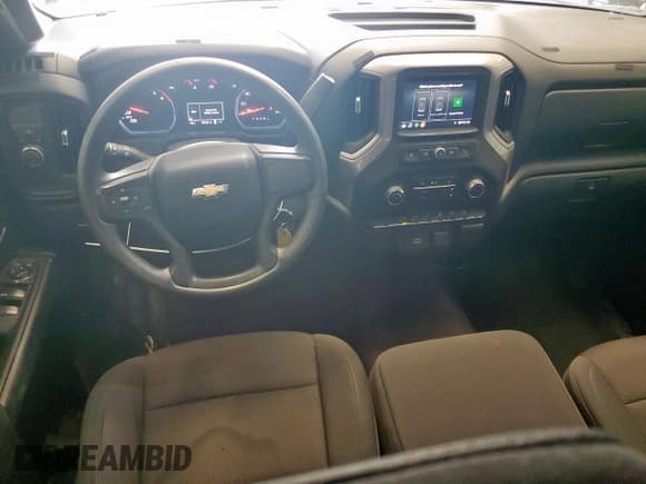 ✅ 2020 Chevrolet Silverado 1500 Custom • VIN: 1GCRWBEK2LZ218582 • Lot: 59397295. Wystawiony na Copart z przebiegiem 107 532 mil. Bezpłatny archiwum sprzedaży aukcyjnych z USA i szczegółowy raport historii pojazdu na DreamBid. Zdjęcie 8.