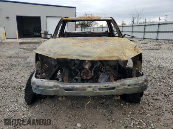 ✅ 2004 Chevrolet Silverado 2500HD Work Truck • VIN: 1GCHK24U94E249850 • Lot: 82481215. Wystawiony na Copart z przebiegiem Nie podano. Bezpłatny archiwum sprzedaży aukcyjnych z USA i szczegółowy raport historii pojazdu na DreamBid. Zdjęcie 5.