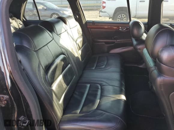 ✅ 2004 Cadillac DeVille Limousine • VIN: 1GEEH90Y24U550055 • Лот: 89628555. Опубликован ранее на Copart с пробегом 44 346 миль. Бесплатный доступ к архиву аукционных продаж из США и подробный отчёт об истории автомобиля на DreamBid. Изображение 11.