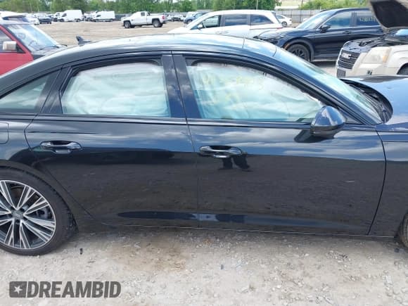 ✅ 2021 Audi A6 Premium Plus • VIN: WAUE8AF24MN001252 • Lot: 42369903. Wystawiony na IAAI z przebiegiem 62 913 mil. Bezpłatny archiwum sprzedaży aukcyjnych z USA i szczegółowy raport historii pojazdu na DreamBid. Zdjęcie 13.