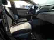 2021 Hyundai Accent SE z VIN 3KPC24A67ME136222, wystawiony jako Copart lot #40652874 z przebiegiem 102 378 mil mil oraz . Historia ofert i sprzedaży dostępna na DreamBid. Obrazek 7.