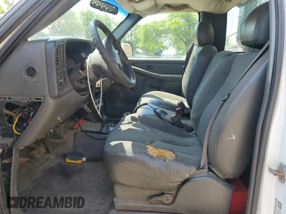 ✅ 2005 Chevrolet Silverado 2500HD Work Truck • VIN: 1GCHK24U45E109139 • Лот: 61423745. Опубликован ранее на Copart с пробегом 87 475 миль. Бесплатный доступ к архиву аукционных продаж из США и подробный отчёт об истории автомобиля на DreamBid. Изображение 7.