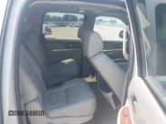 ✅ 2007 Chevrolet Suburban LT • VIN: 1GNFC16007J294395 • Lot: 42590528. Listed on IAAI with 261,070 mi. Free auction sales archive from the USA and detailed vehicle history report at DreamBid. Image 8.