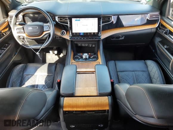 ✅ 2022 Jeep Grand Wagoneer Series III • VIN: 1C4SJVGJ4NS147709 • Lot: 81634625. Listed on Copart with 85,410 mi. Free auction sales archive from the USA and detailed vehicle history report at DreamBid. Image 8.