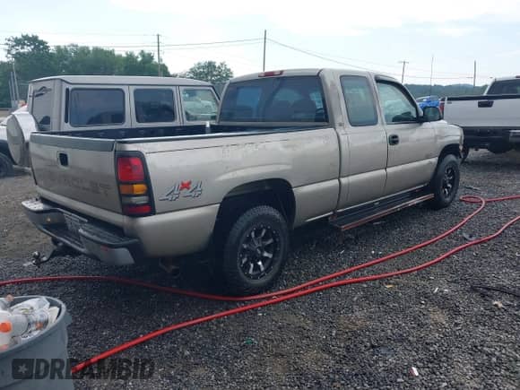 ✅ 2000 Chevrolet Silverado 1500 LS • VIN: 2GCEK19T9Y1331453 • Lot: 42671687. Wystawiony na IAAI z przebiegiem 233 675 mil mil. Skorzystaj z bezpłatnego archiwum sprzedaży aukcyjnych z USA i zobacz szczegółowy raport historii pojazdu na DreamBid. Zdjęcie 4.