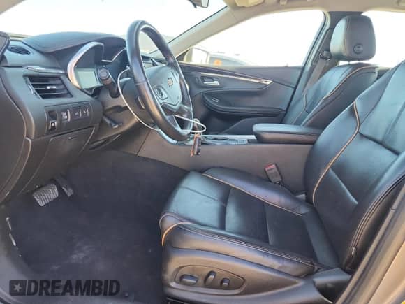 2019 Chevrolet Impala Premier z VIN 1G1105S35KU126237, wystawiony jako Copart lot #90950075 z przebiegiem 103 875 mil mil oraz Szkoda całkowita • Salvage title. Historia ofert i sprzedaży dostępna na DreamBid. Obrazek 7.