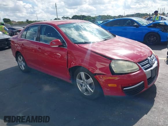 ✅ 2008 Volkswagen Jetta SE • VIN: 3VWRZ71K38M082799 • Lot: 43792511. Wystawiony na IAAI z przebiegiem 154 070 mil. Bezpłatny archiwum sprzedaży aukcyjnych z USA i szczegółowy raport historii pojazdu na DreamBid. Zdjęcie 1.