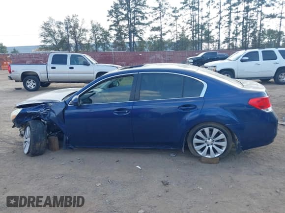 ✅ 2010 Subaru Legacy Limited Moon • VIN: 4S3BMBK69A3217847 • Lot: 43722513. Wystawiony na IAAI z przebiegiem 261 492 mil. Bezpłatny archiwum sprzedaży aukcyjnych z USA i szczegółowy raport historii pojazdu na DreamBid. Zdjęcie 15.