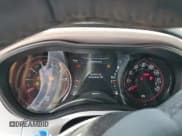 ✅ 2023 Dodge Challenger GT • VIN: 2C3CDZJG7PH582142 • Lot: 70082154. Wystawiony na Copart z przebiegiem 22 863 mil. Bezpłatny archiwum sprzedaży aukcyjnych z USA i szczegółowy raport historii pojazdu na DreamBid. Zdjęcie 9.