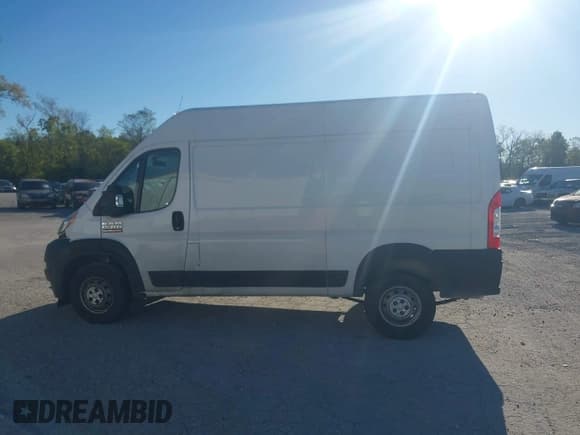 ✅ 2019 Ram ProMaster Cargo • VIN: 3C6TRVBGXKE547420 • Lot: 43372177. Listed on IAAI with 192,549 mi. Free auction sales archive from the USA and detailed vehicle history report at DreamBid. Image 14.