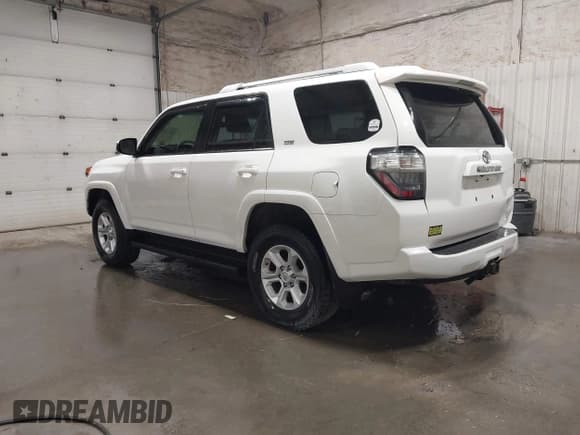 ✅ 2016 Toyota 4Runner Limited • VIN: JTEBU5JR4G5368889 • Lot: 42735973. Listed on IAAI with 105,815 mi. Free auction sales archive from the USA and detailed vehicle history report at DreamBid. Image 3.