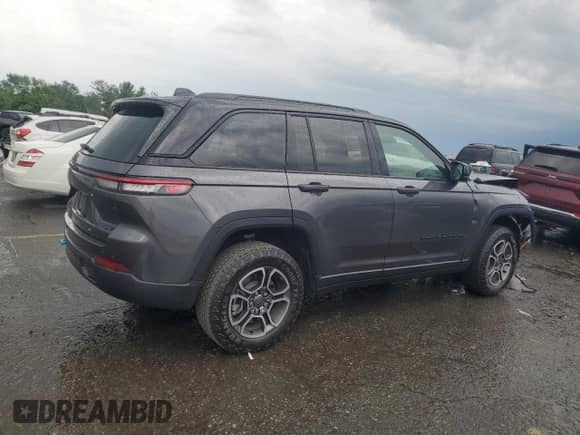 2022 Jeep Grand Cherokee Trailhawk with VIN 1C4RJYC65N8756709, listed as a Copart auction lot 62712115 with 16,978 mi miles and Salvage title. Bid and sale history available at DreamBid. Image 3.