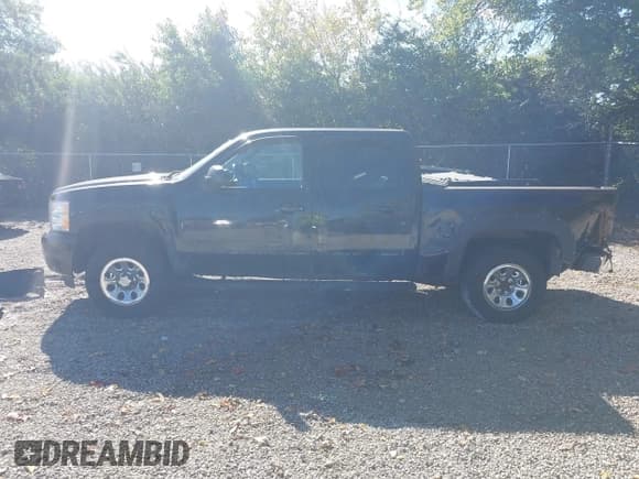 ✅ 2010 Chevrolet Silverado 1500 LT • VIN: 3GCRKSEA9AG142262 • Lot: 43486352. Wystawiony na IAAI z przebiegiem 121 721 mil. Bezpłatny archiwum sprzedaży aukcyjnych z USA i szczegółowy raport historii pojazdu na DreamBid. Zdjęcie 15.
