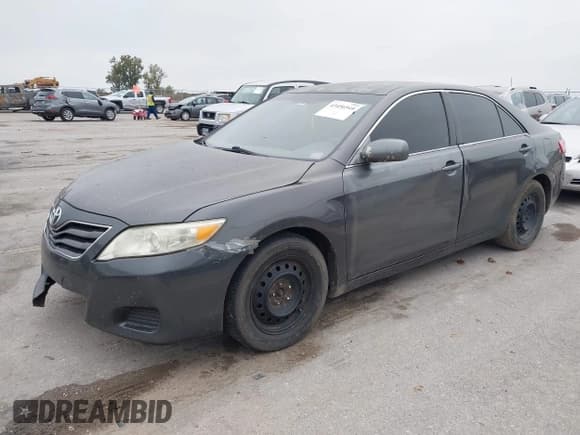 ✅ 2010 Toyota Camry LE • VIN: 4T4BF3EK3AR009368 • Lot: 43456544. Wystawiony na IAAI z przebiegiem 244 883 mil. Bezpłatny archiwum sprzedaży aukcyjnych z USA i szczegółowy raport historii pojazdu na DreamBid. Zdjęcie 2.
