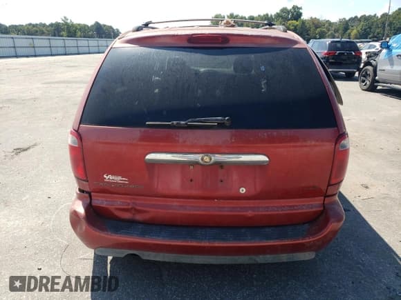 ✅ 2006 Chrysler Town & Country LX • VIN: 1A4GP44R56B613197 • Lot: 81468015. Listed on Copart with 221,698 mi. Free auction sales archive from the USA and detailed vehicle history report at DreamBid. Image 6.