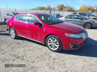 ✅ 2011 Lincoln MKS • VIN: 1LNHL9ER7BG604852 • Lot: 43563565. Wystawiony na IAAI z przebiegiem 178 053 mil. Bezpłatny archiwum sprzedaży aukcyjnych z USA i szczegółowy raport historii pojazdu na DreamBid. Zdjęcie 1.