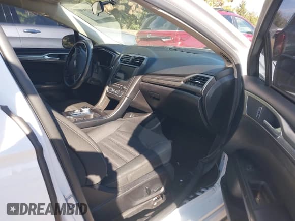 ✅ 2018 Ford Fusion SE • VIN: 3FA6P0LU7JR158282 • Lot: 43618839. Listed on IAAI with 103,677 mi. Free auction sales archive from the USA and detailed vehicle history report at DreamBid. Image 5.