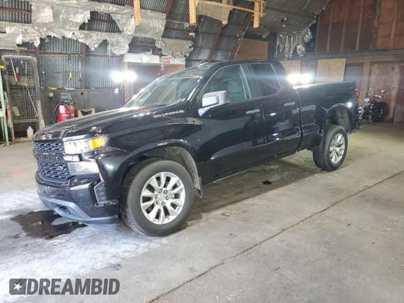 ✅ 2021 Chevrolet Silverado 1500 Custom • VIN: 1GCRWBEK2MZ150432 • Lot: 71095544. Wystawiony na Copart z przebiegiem 89 529 mil. Bezpłatny archiwum sprzedaży aukcyjnych z USA i szczegółowy raport historii pojazdu na DreamBid. Zdjęcie 1.