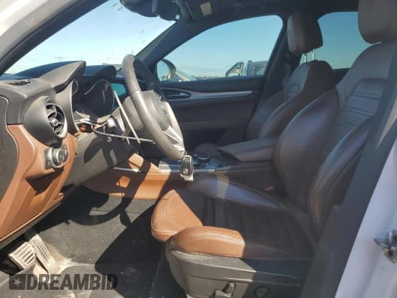 ✅ 2018 Alfa Romeo Stelvio Ti Sport • VIN: ZASFAKNN7J7B90323 • Лот: 85329365. Опубликован ранее на Copart с пробегом 53 330 миль. Бесплатный доступ к архиву аукционных продаж из США и подробный отчёт об истории автомобиля на DreamBid. Изображение 7.