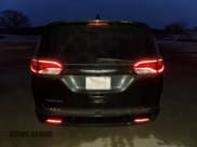 ✅ 2018 Chrysler Pacifica Touring • VIN: 2C4RC1DGXJR129981 • Лот: 93681285. Опубликован ранее на Copart с пробегом 131 481 миль. Бесплатный доступ к архиву аукционных продаж из США и подробный отчёт об истории автомобиля на DreamBid. Изображение 6.