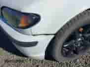 2003 BMW 3 Series 325i z VIN WBAET37463NJ22647, wystawiony jako IAAI lot #43395062 z przebiegiem 166 590 mil mil oraz . Historia ofert i sprzedaży dostępna na DreamBid. Obrazek 6.